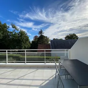 https://superbe-appartement-terrasse-proche-de-la-plage.inbrittany.com