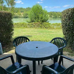 https://charmant-studio-au-bord-du-lac.midi-pyreneeshotels.com