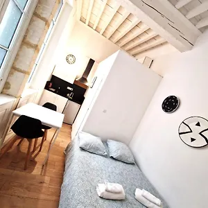 https://joli-studio-a-deux-pas-de-la-place-du-forum.fr-provencehotel.com